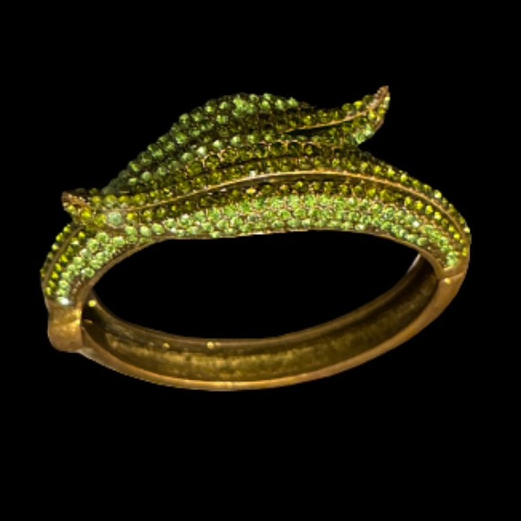 Unique Brass & Green Leaf Rhinestone Vintage Cuff Bracelet - Picture 3 of 15